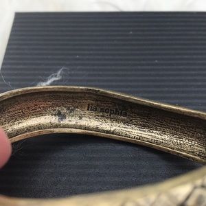 Lia Sophia Jewelry - Lia Sophia amazing bangle bracelet in excellent Lia Sophia Jewelry - Lia Sophia amazing bangle bracelet in excellent